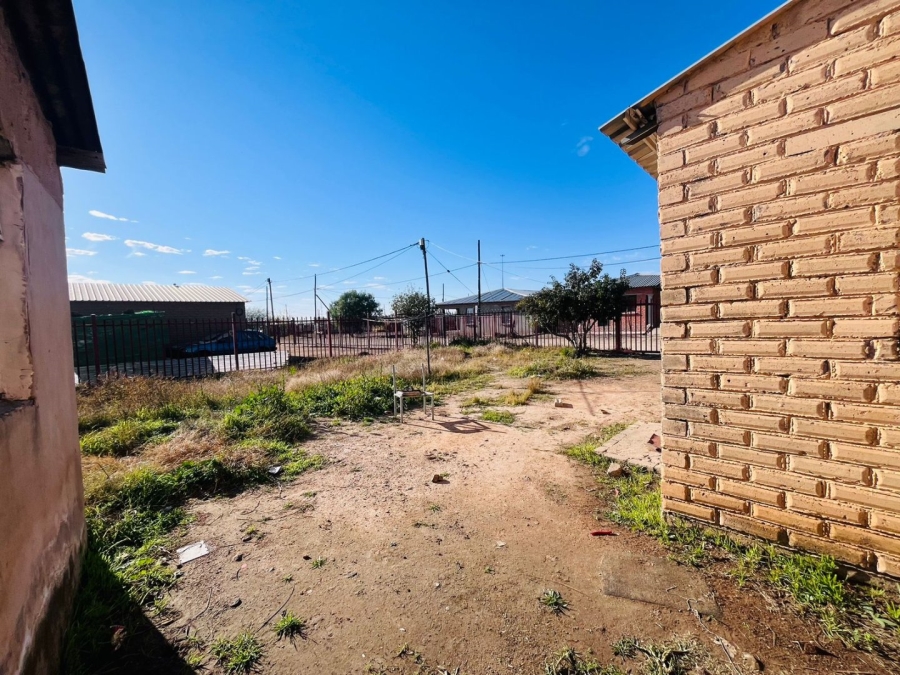2 Bedroom Property for Sale in Bloemside 4 Free State